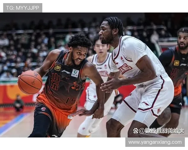 曾凡博的篮球之路：从青涩少年到职业球员的成长历程与未来展望