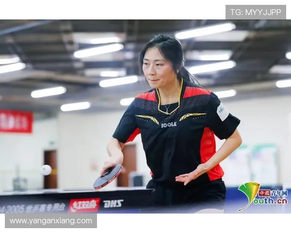 综合格斗胡丹丹对决强敌展现巾帼不让须眉的精彩赛事瞬间