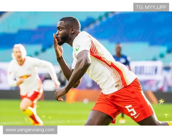 莱万重返德甲赛场引发拜仁球迷愤怒大嘘声称其忘恩负义